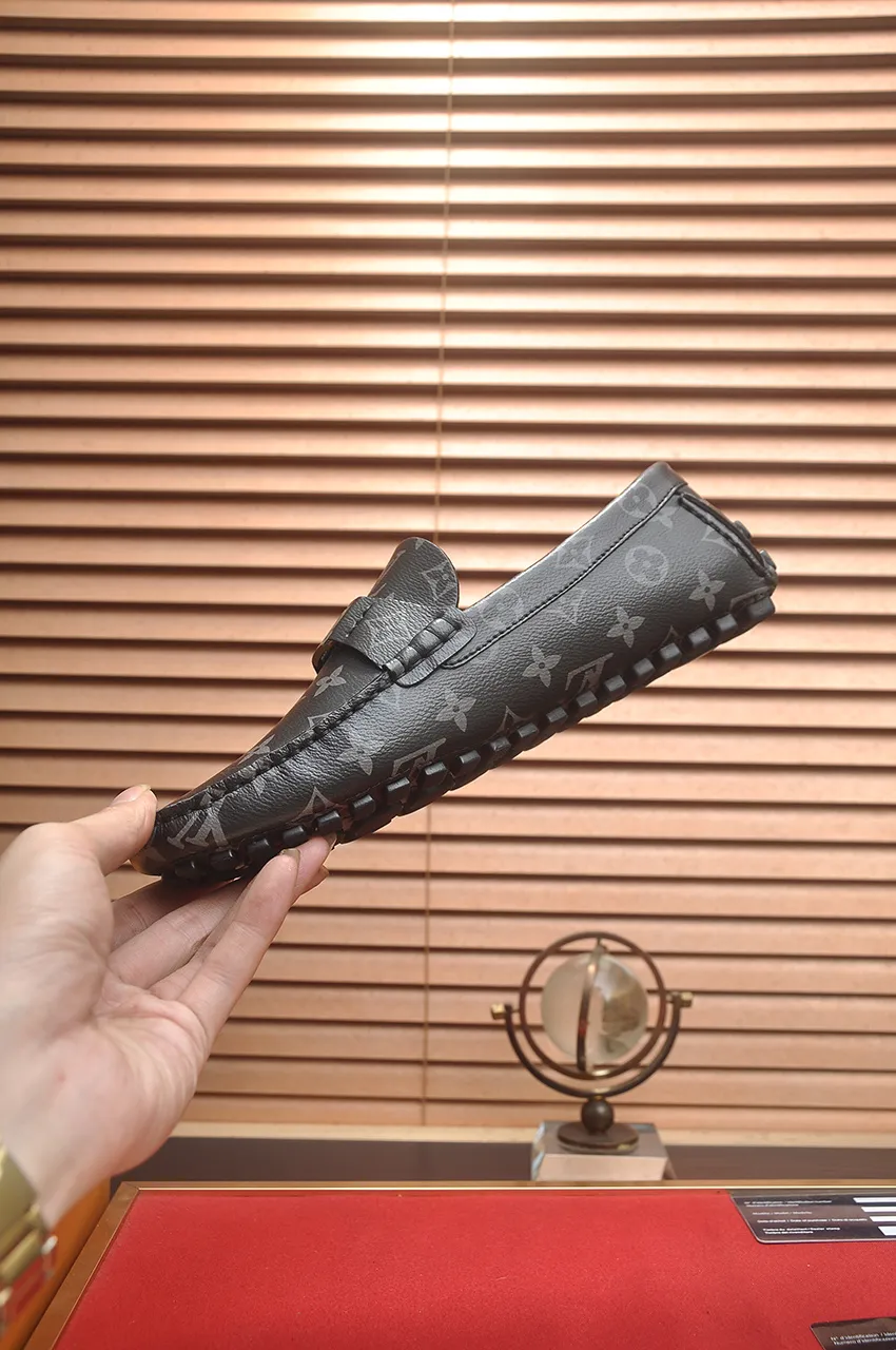Men's men's shoes 💰420💶 [LV Doudou shoes] (water-dyed cowhide lining) new model is on the market, available on the official website. The new Doudou shoes are processed into single-color materials, and the uppers are made of imported horsehide leather. The body of the shoe is fully hemmed with mark thread, and is lined with imported original cowhide leather. The elegant shoe shape is super suitable for all-matching, and the size is 38-44.
